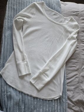 Old Navy White Waffle-Knit Long Sleeve Scoop Top